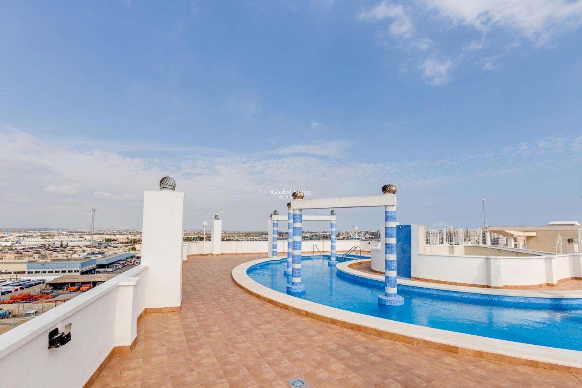 Revente - APPARTEMENT -
TORREVIEJA - Center