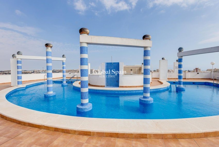 Revente - APPARTEMENT -
TORREVIEJA - Center