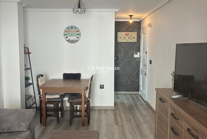 Revente - APPARTEMENT -
TORREVIEJA - Center