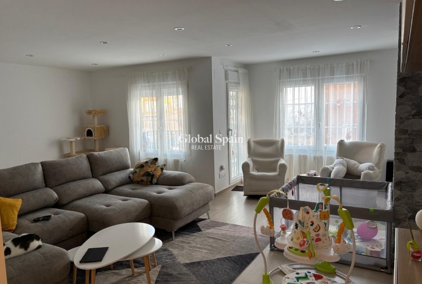 Revente - APPARTEMENT -
TORREVIEJA - Center