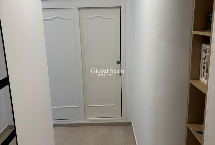 Revente - APPARTEMENT -
TORREVIEJA - Center