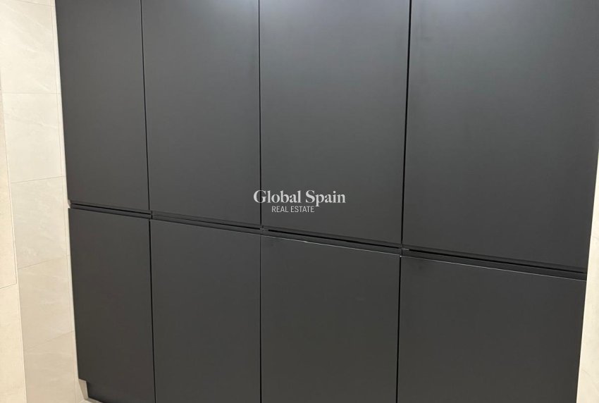 Revente - APPARTEMENT -
TORREVIEJA - Center