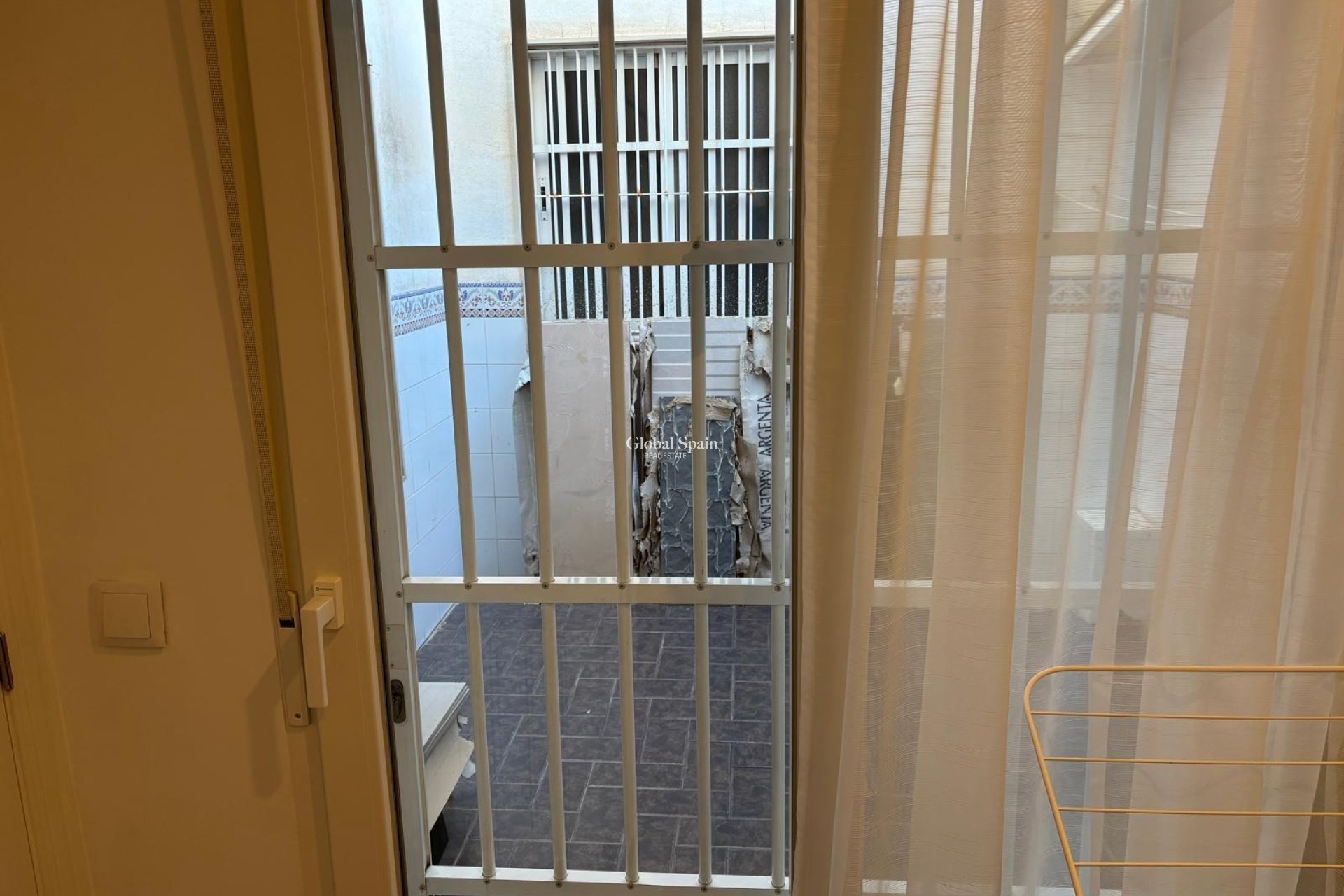 Revente - APPARTEMENT -
TORREVIEJA - Center