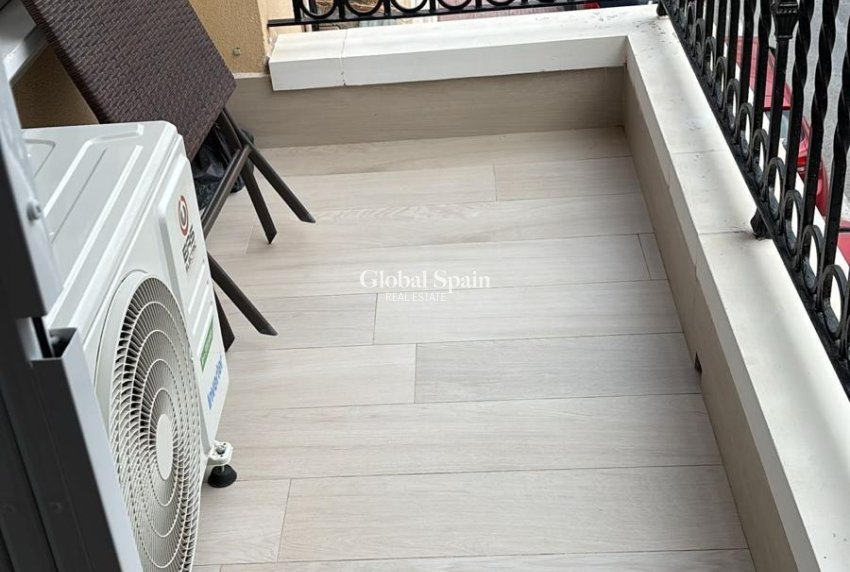 Revente - APPARTEMENT -
TORREVIEJA - Center