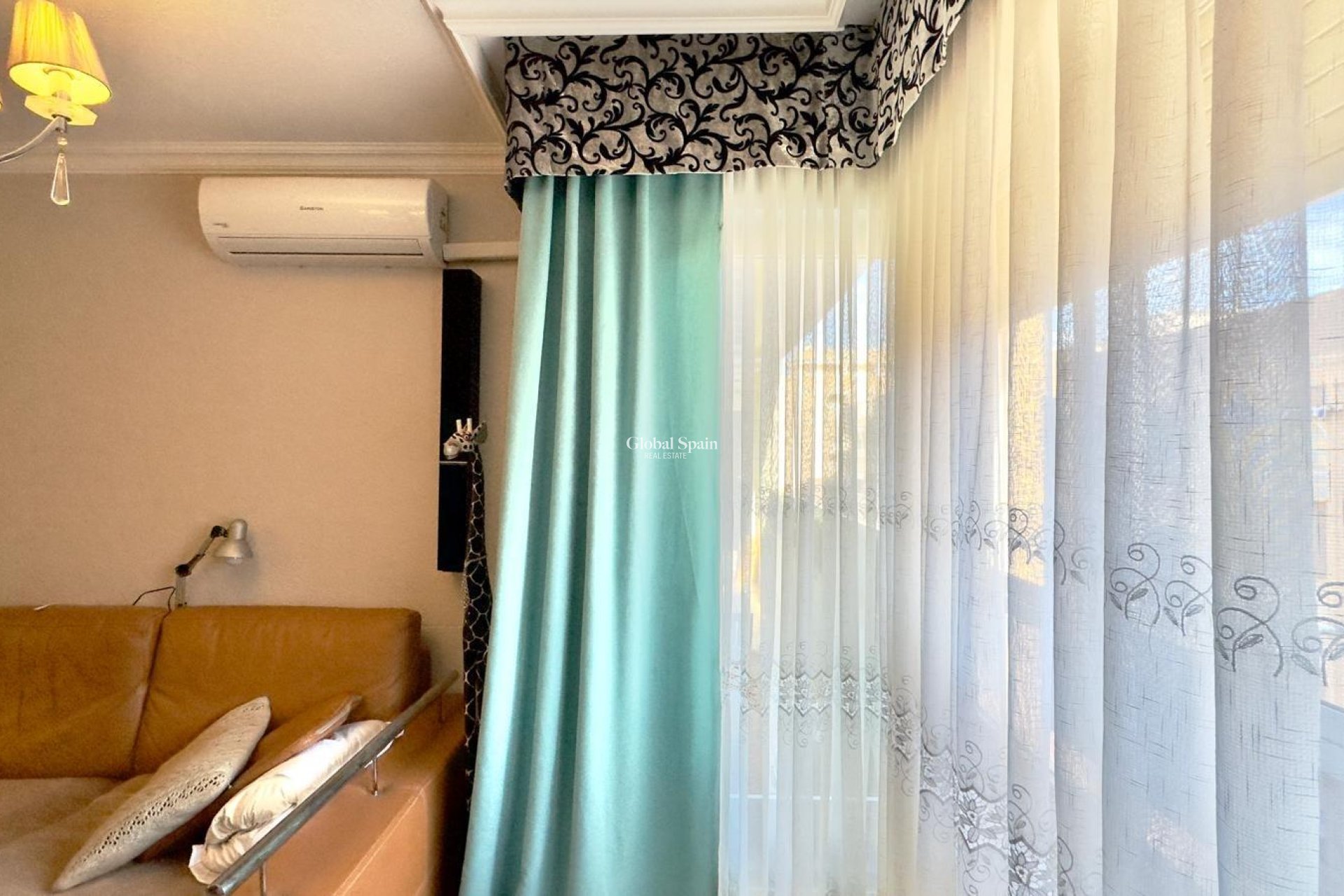 Revente - APPARTEMENT -
TORREVIEJA - Center