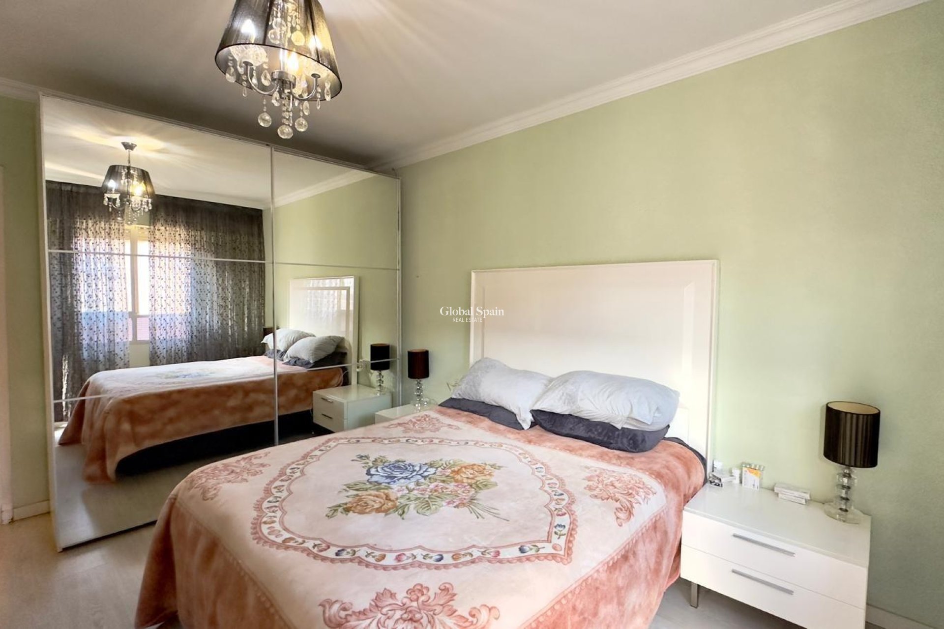 Revente - APPARTEMENT -
TORREVIEJA - Center