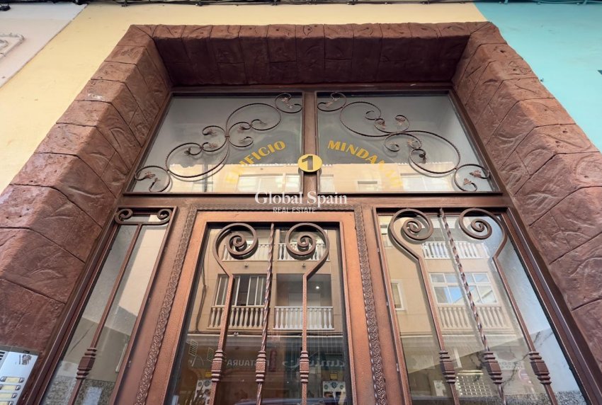 Revente - APPARTEMENT -
TORREVIEJA - Center