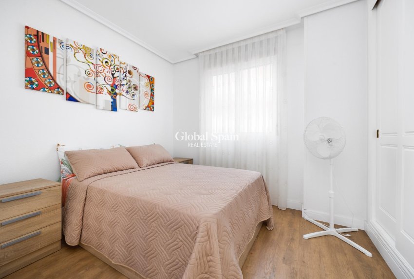 Revente - APPARTEMENT -
TORREVIEJA - Center