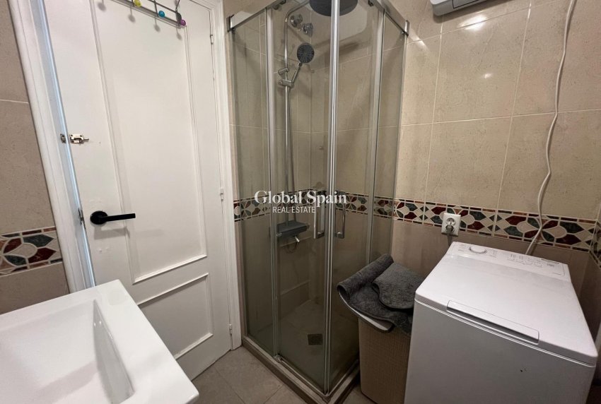 Revente - APPARTEMENT -
TORREVIEJA - Center