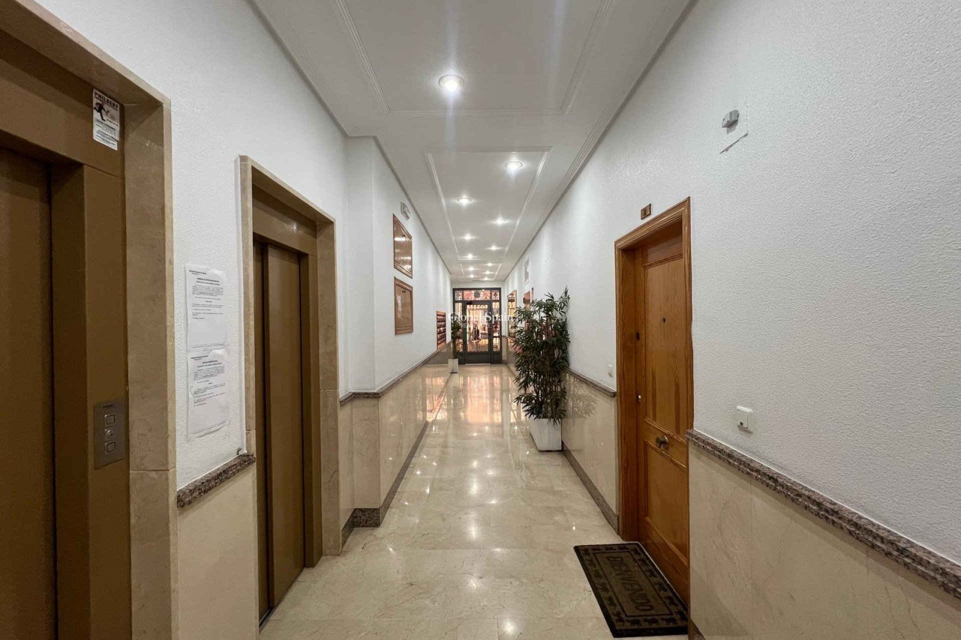 Revente - APPARTEMENT -
TORREVIEJA - Center
