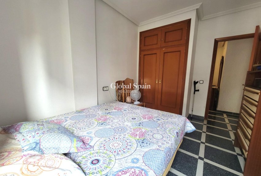 Revente - APPARTEMENT -
TORREVIEJA - Center