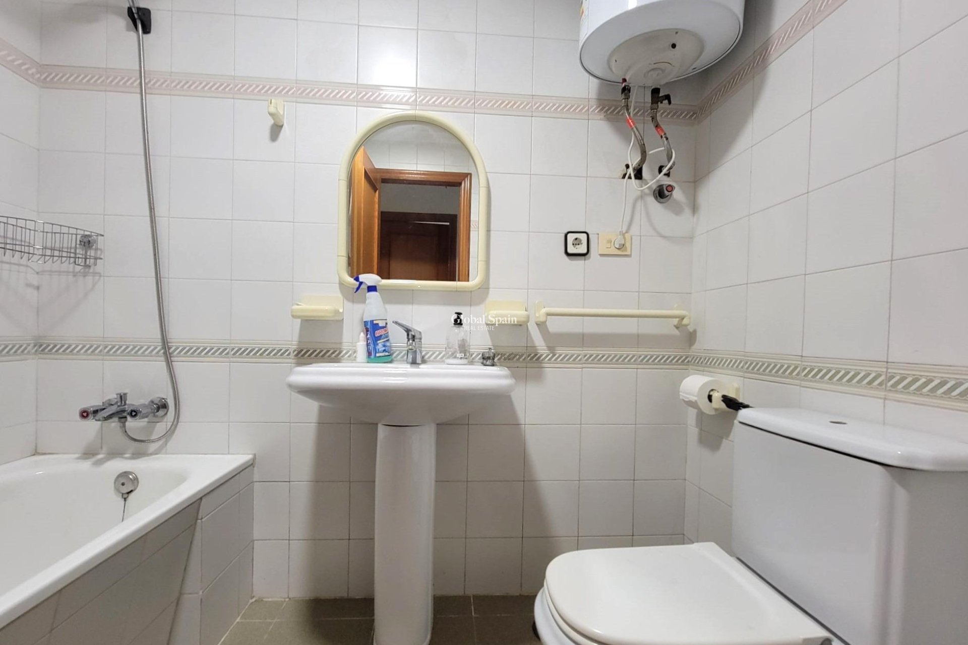 Revente - APPARTEMENT -
TORREVIEJA - Center