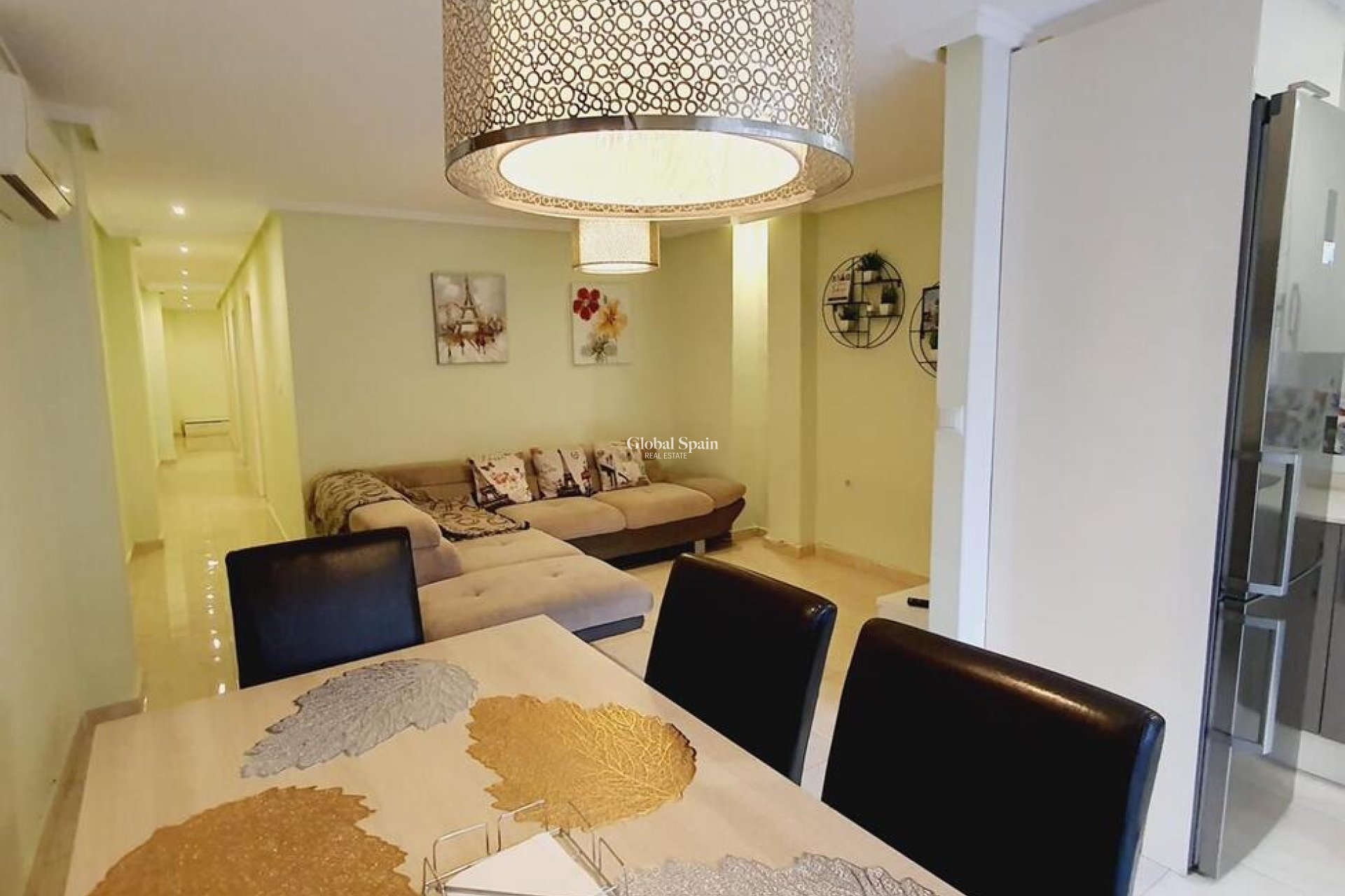 Revente - APPARTEMENT -
TORREVIEJA - Center