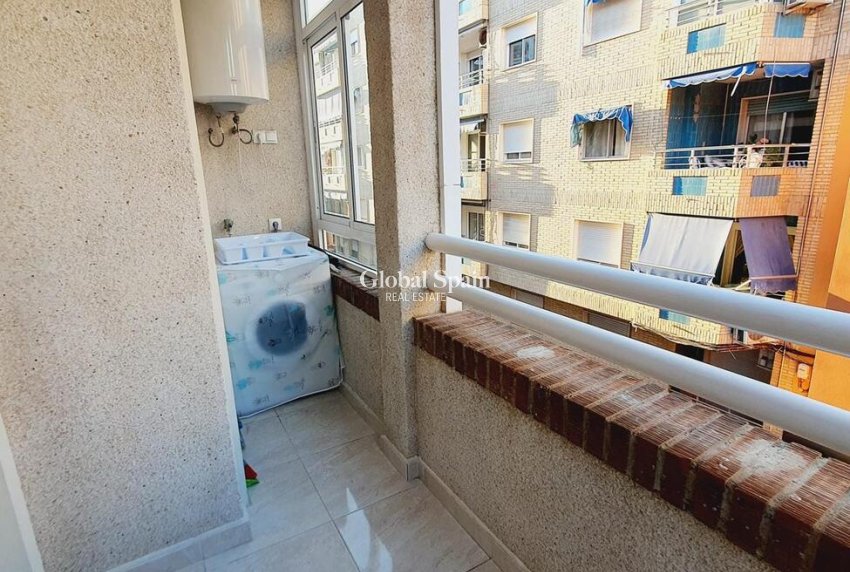 Revente - APPARTEMENT -
TORREVIEJA - Center