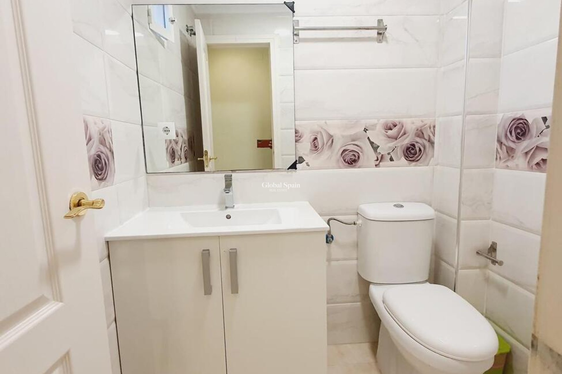Revente - APPARTEMENT -
TORREVIEJA - Center