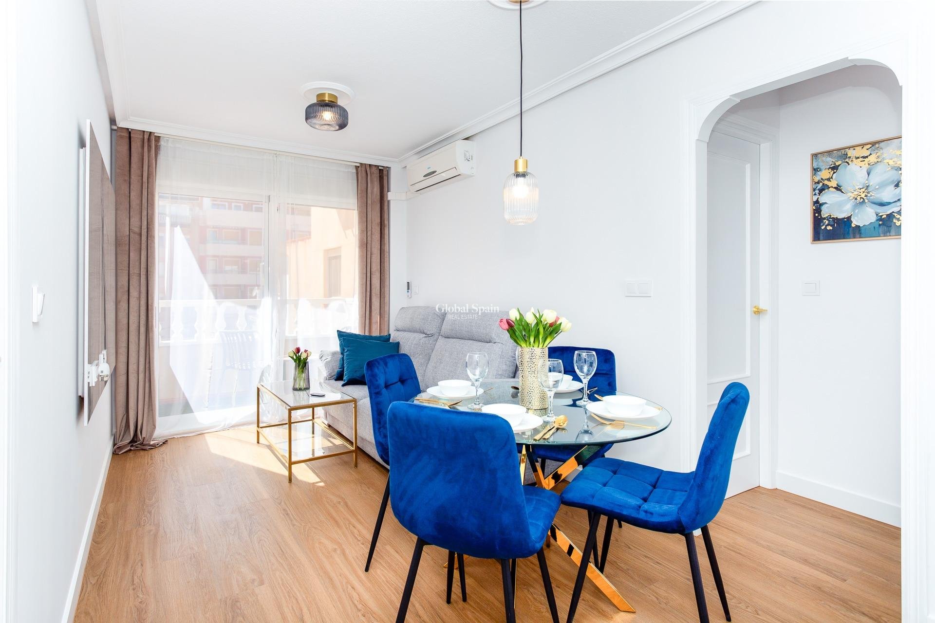 Revente - APPARTEMENT -
TORREVIEJA - Center