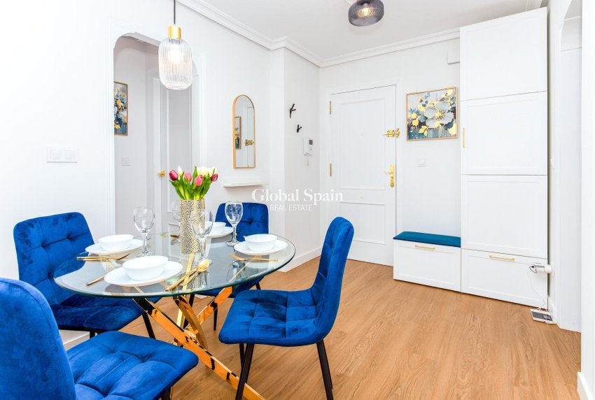 Revente - APPARTEMENT -
TORREVIEJA - Center