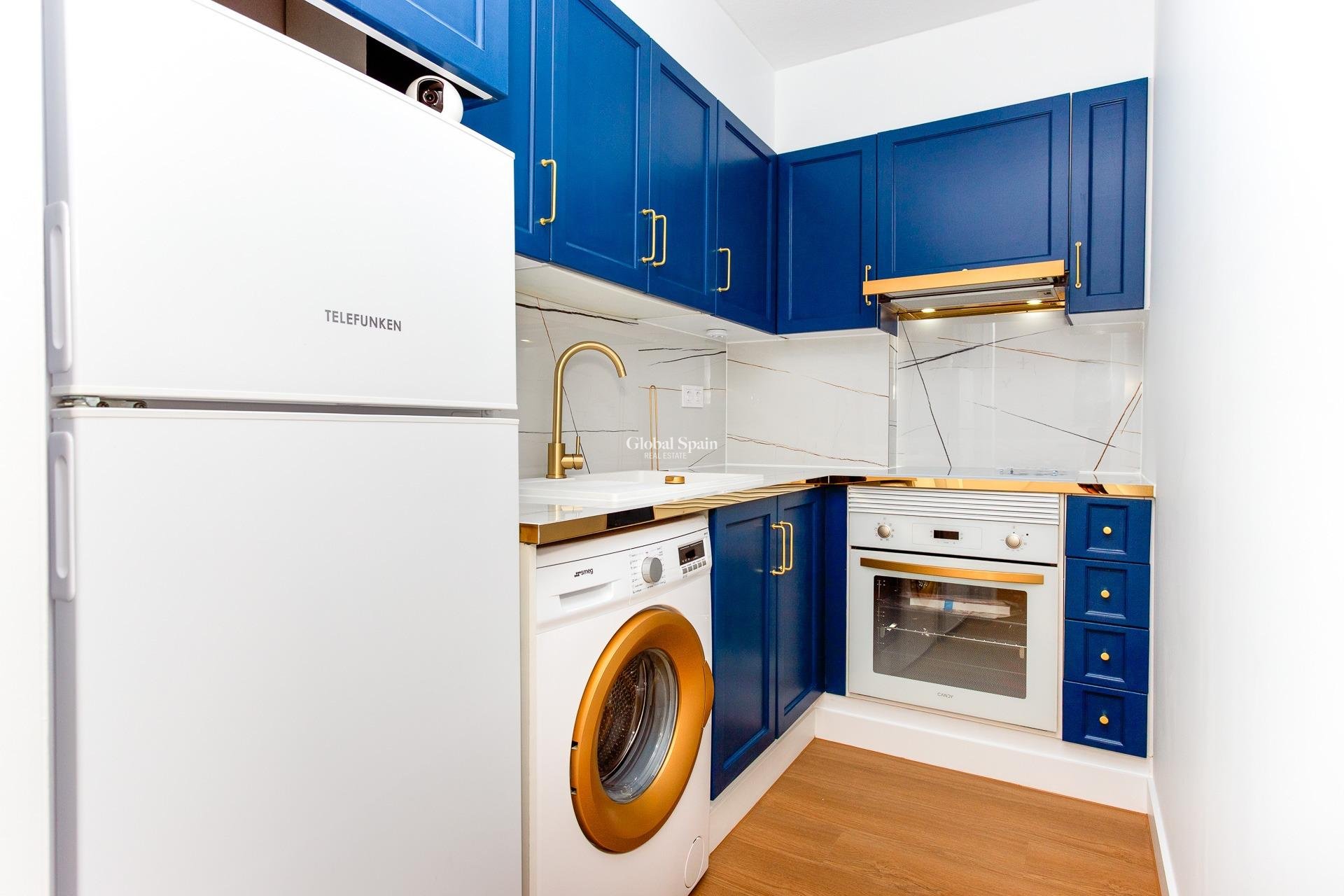 Revente - APPARTEMENT -
TORREVIEJA - Center