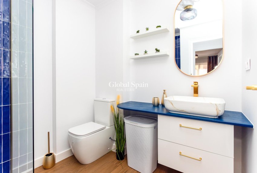 Revente - APPARTEMENT -
TORREVIEJA - Center