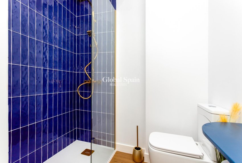 Revente - APPARTEMENT -
TORREVIEJA - Center