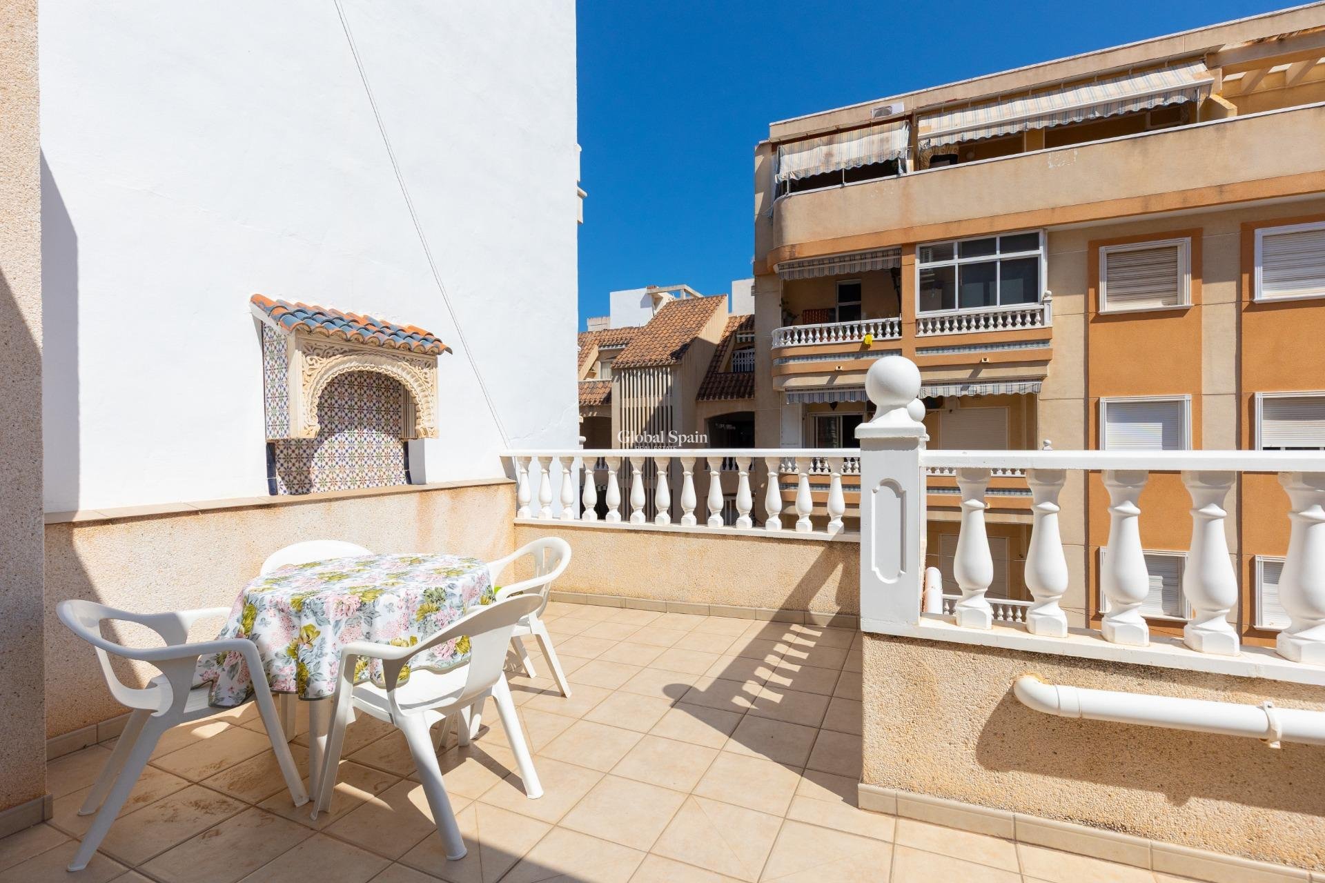 Revente - APPARTEMENT -
TORREVIEJA - Center