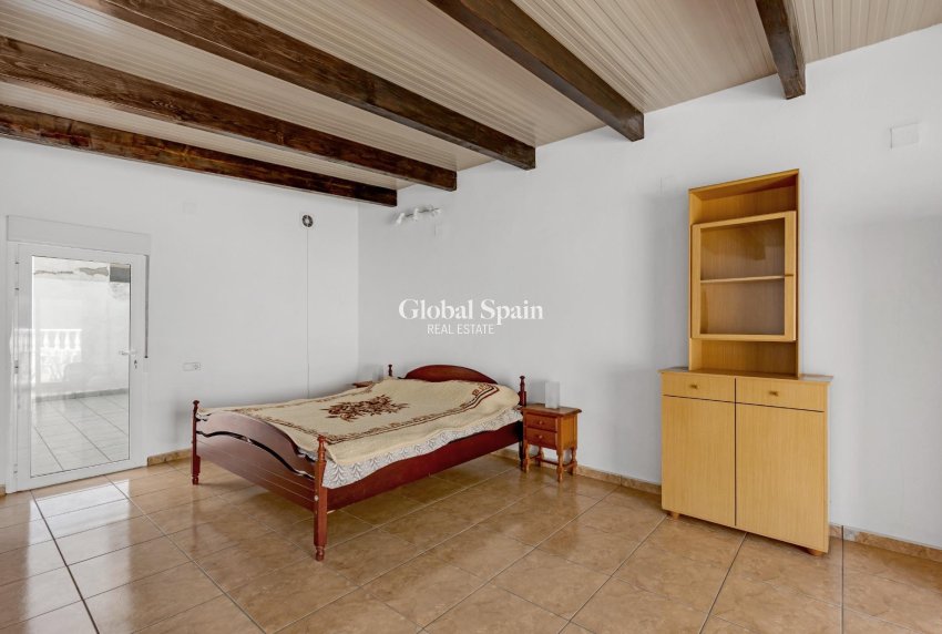 Revente - APPARTEMENT -
TORREVIEJA - Center