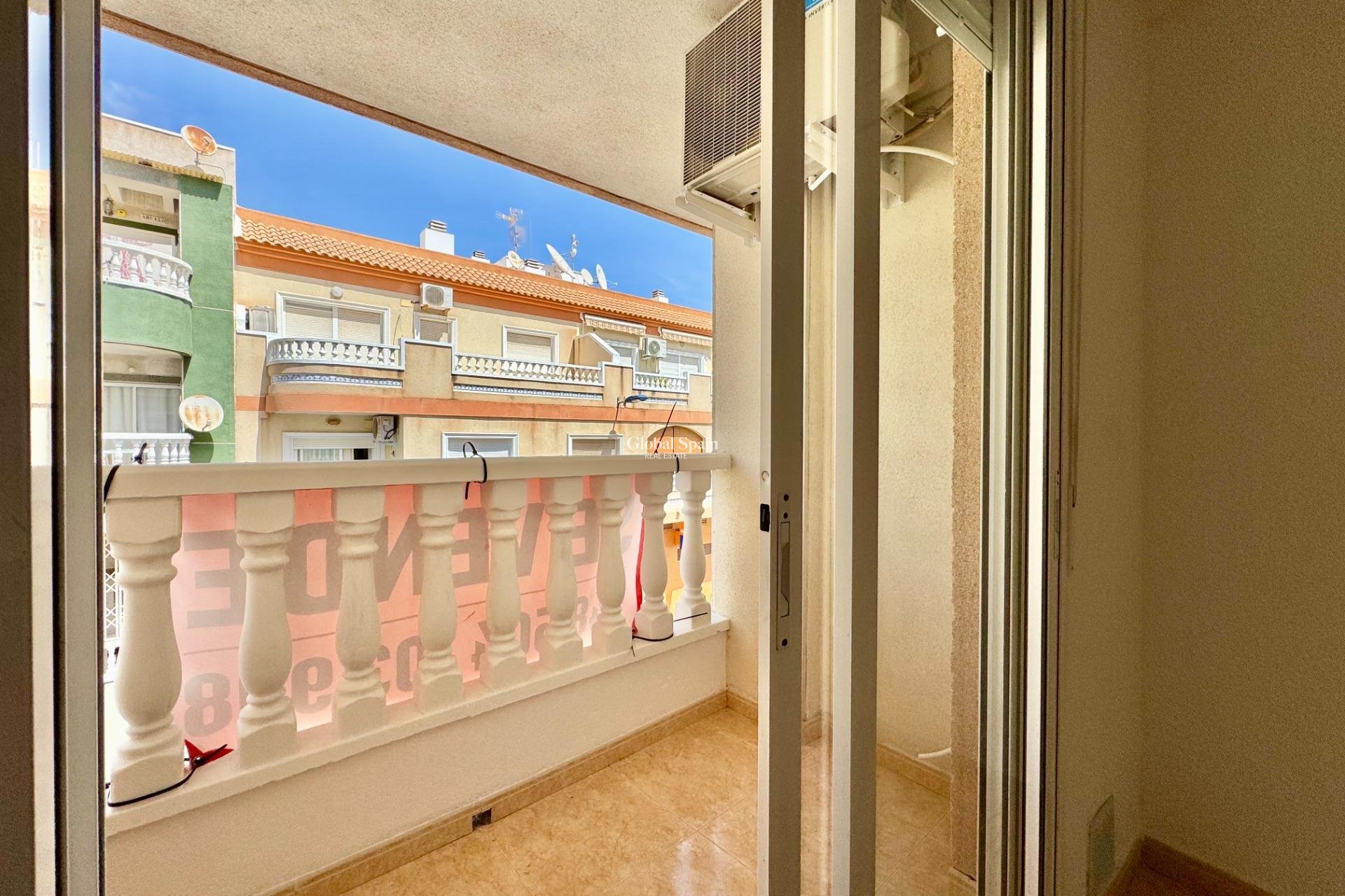 Revente - APPARTEMENT -
TORREVIEJA - Center