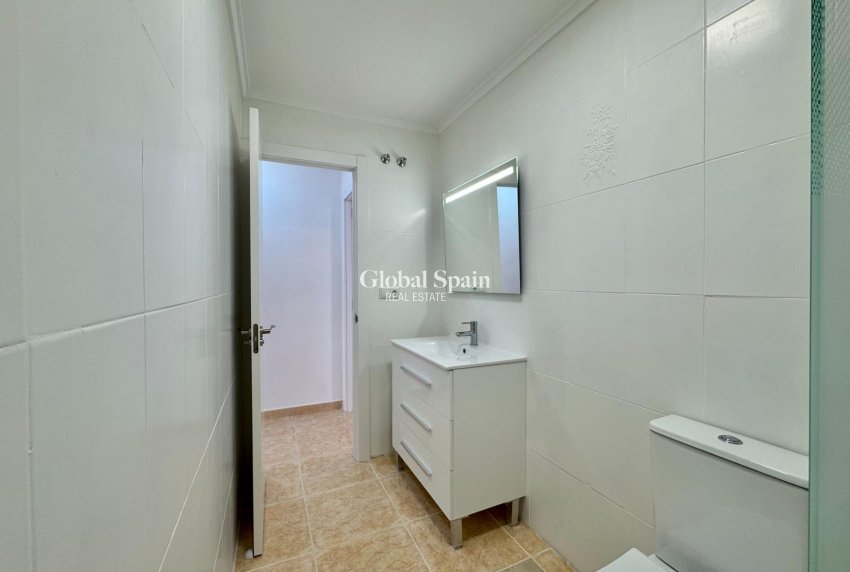 Revente - APPARTEMENT -
TORREVIEJA - Center