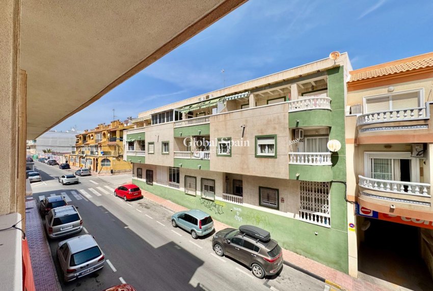 Revente - APPARTEMENT -
TORREVIEJA - Center