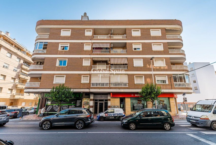Revente - APPARTEMENT -
TORREVIEJA - Center
