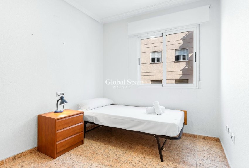 Revente - APPARTEMENT -
TORREVIEJA - Center