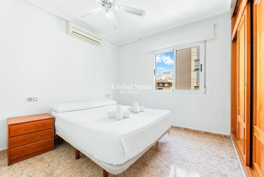 Revente - APPARTEMENT -
TORREVIEJA - Center