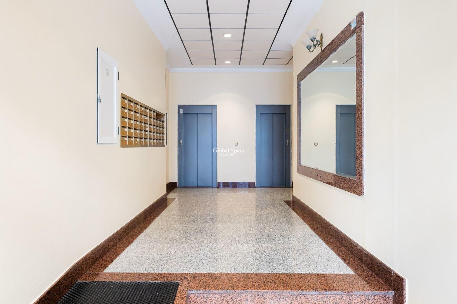 Revente - APPARTEMENT -
TORREVIEJA - Center