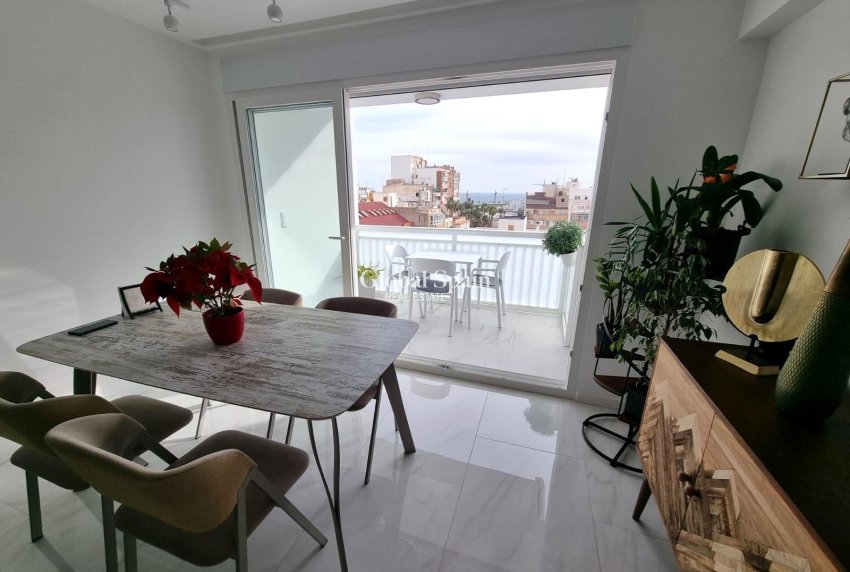 Revente - APPARTEMENT -
TORREVIEJA - Center