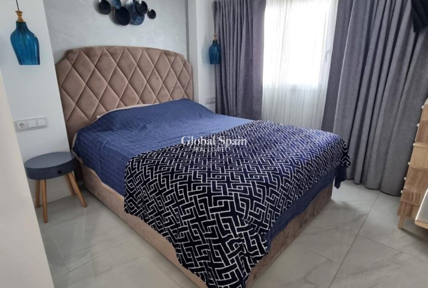 Revente - APPARTEMENT -
TORREVIEJA - Center