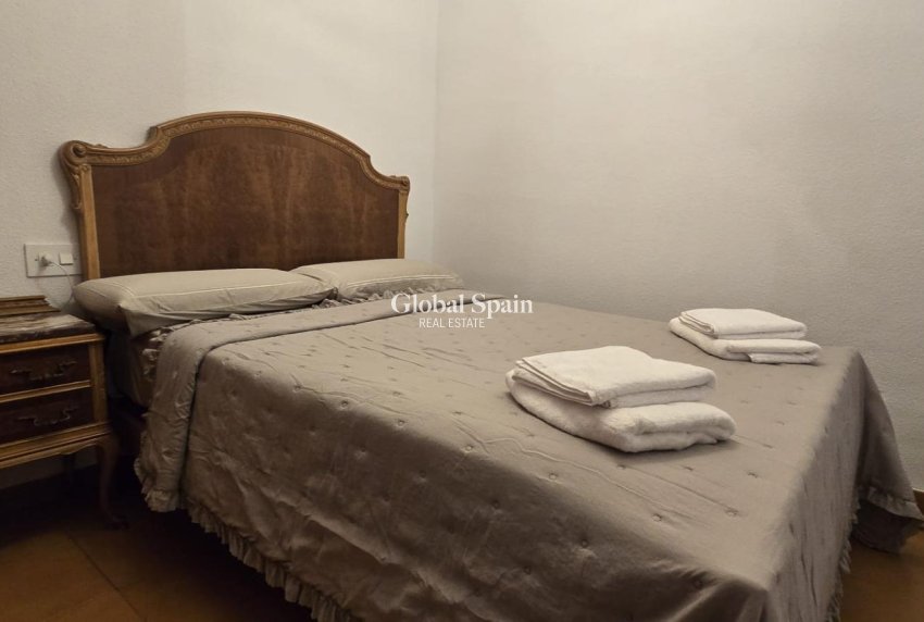 Revente - APPARTEMENT -
TORREVIEJA - Center