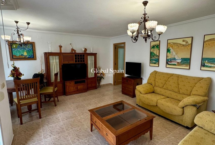 Revente - APPARTEMENT -
TORREVIEJA - Center