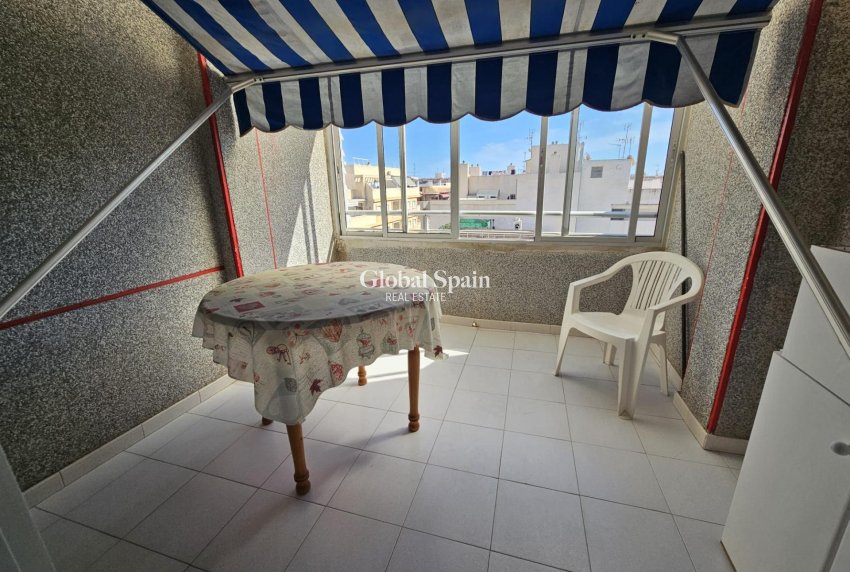 Revente - APPARTEMENT -
TORREVIEJA - Center