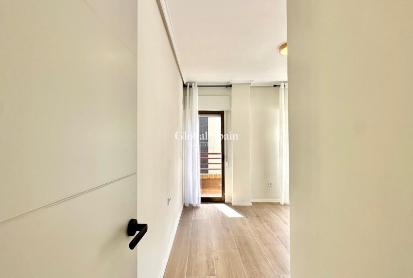 Revente - APPARTEMENT -
TORREVIEJA - Center