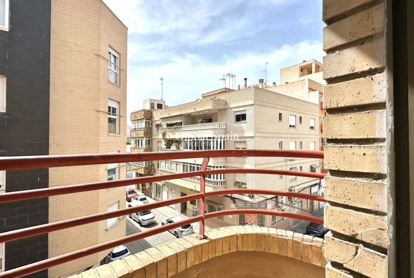 Revente - APPARTEMENT -
TORREVIEJA - Center