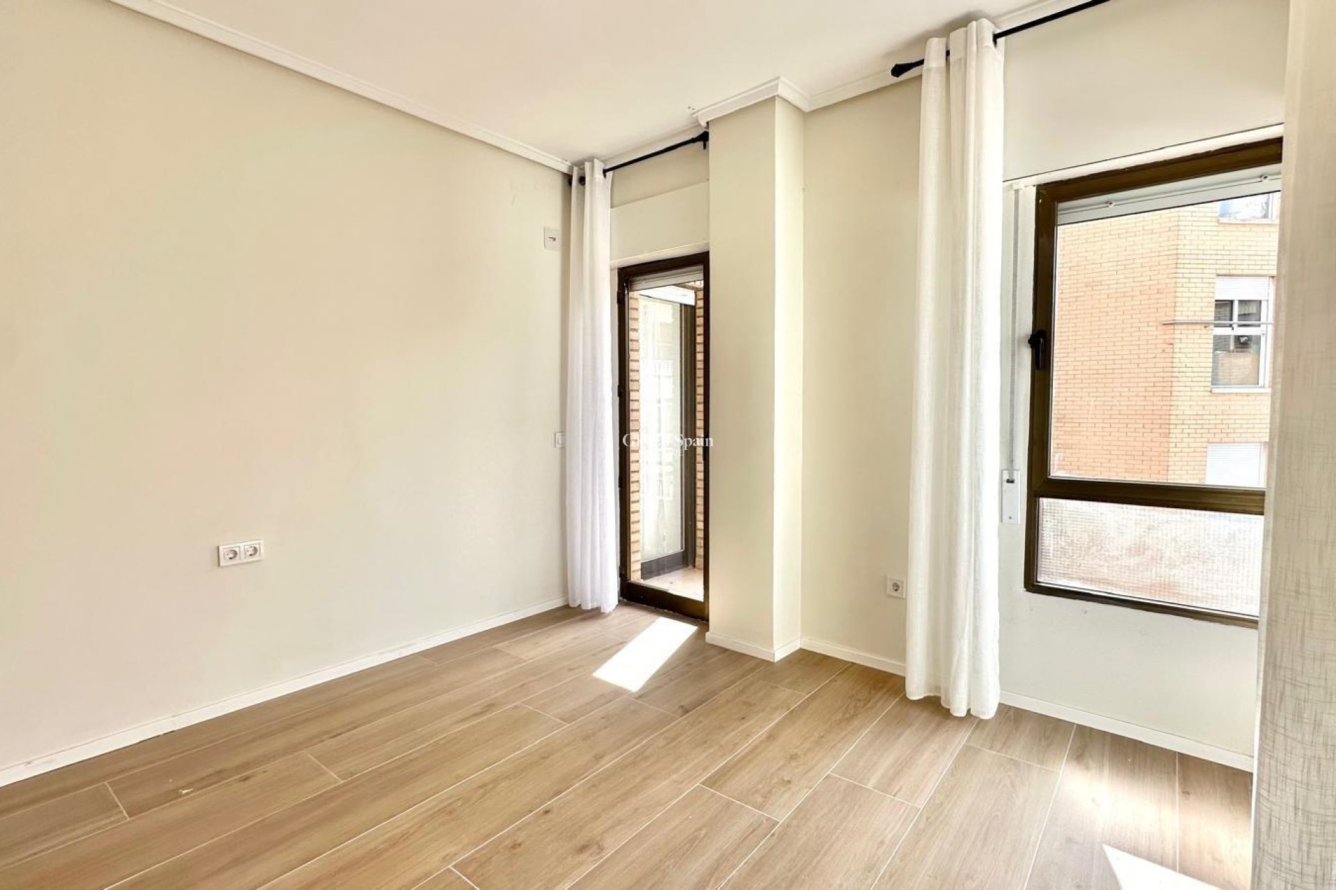 Revente - APPARTEMENT -
TORREVIEJA - Center