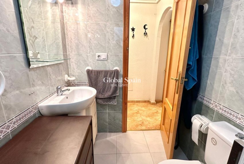 Revente - APPARTEMENT -
TORREVIEJA - Center