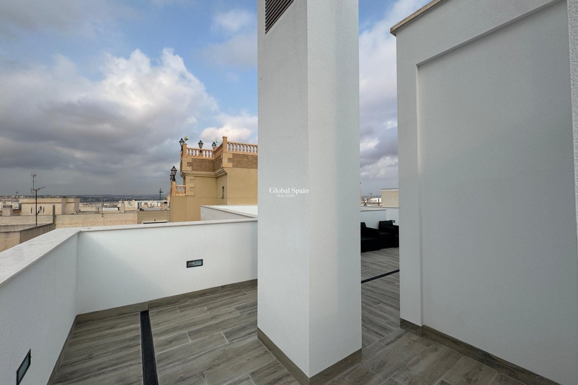 Revente - APPARTEMENT -
TORREVIEJA - Center