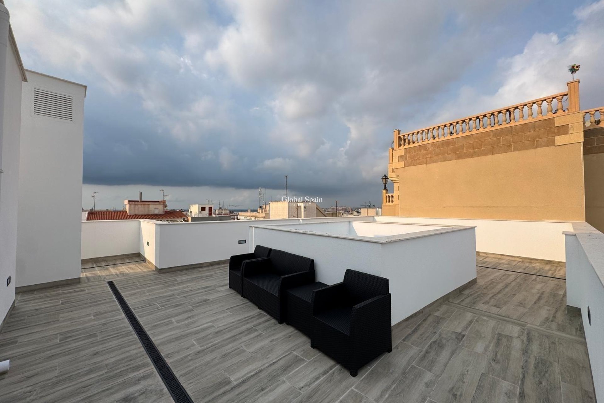 Revente - APPARTEMENT -
TORREVIEJA - Center
