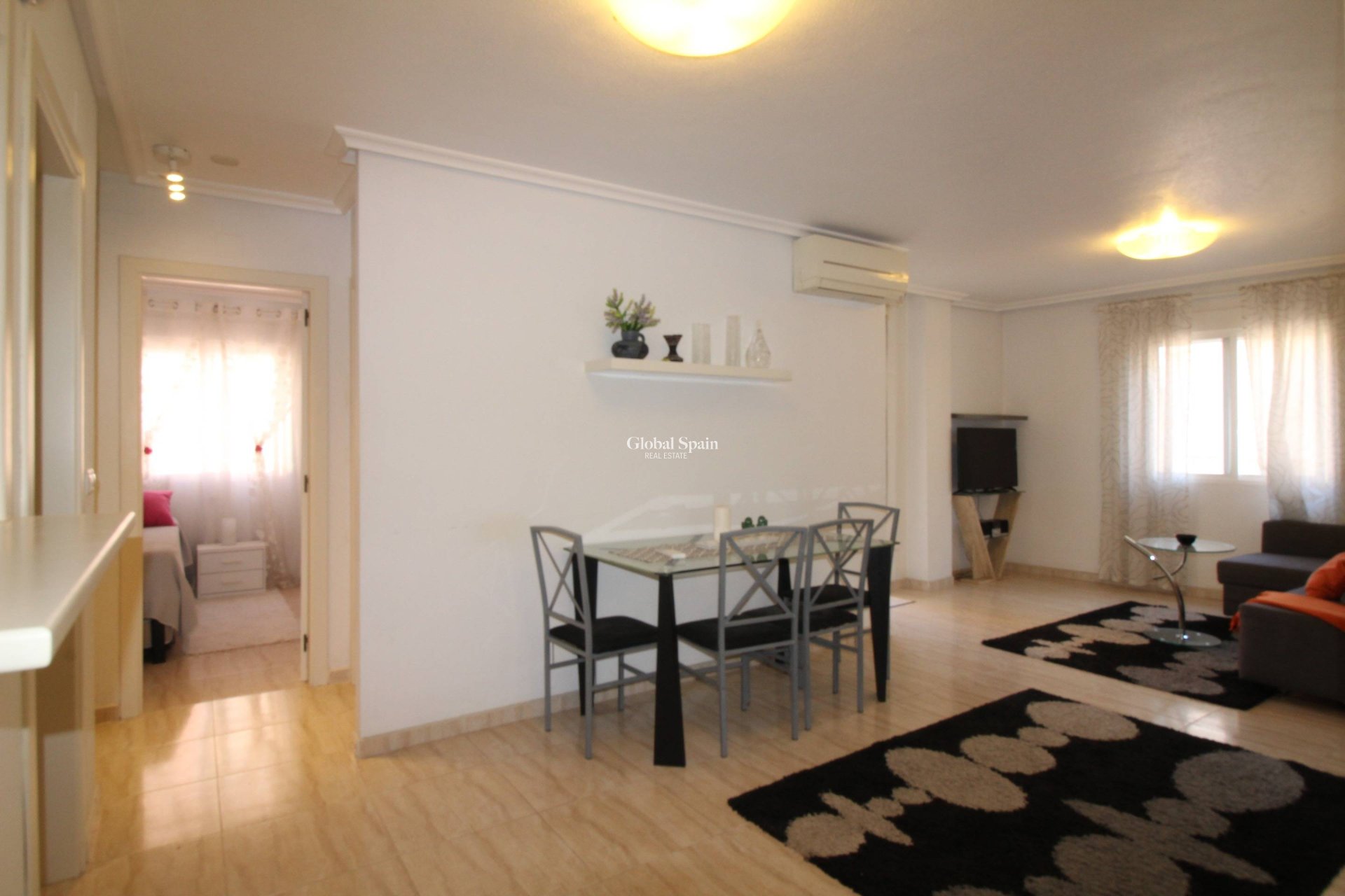Revente - APPARTEMENT -
TORREVIEJA - Center