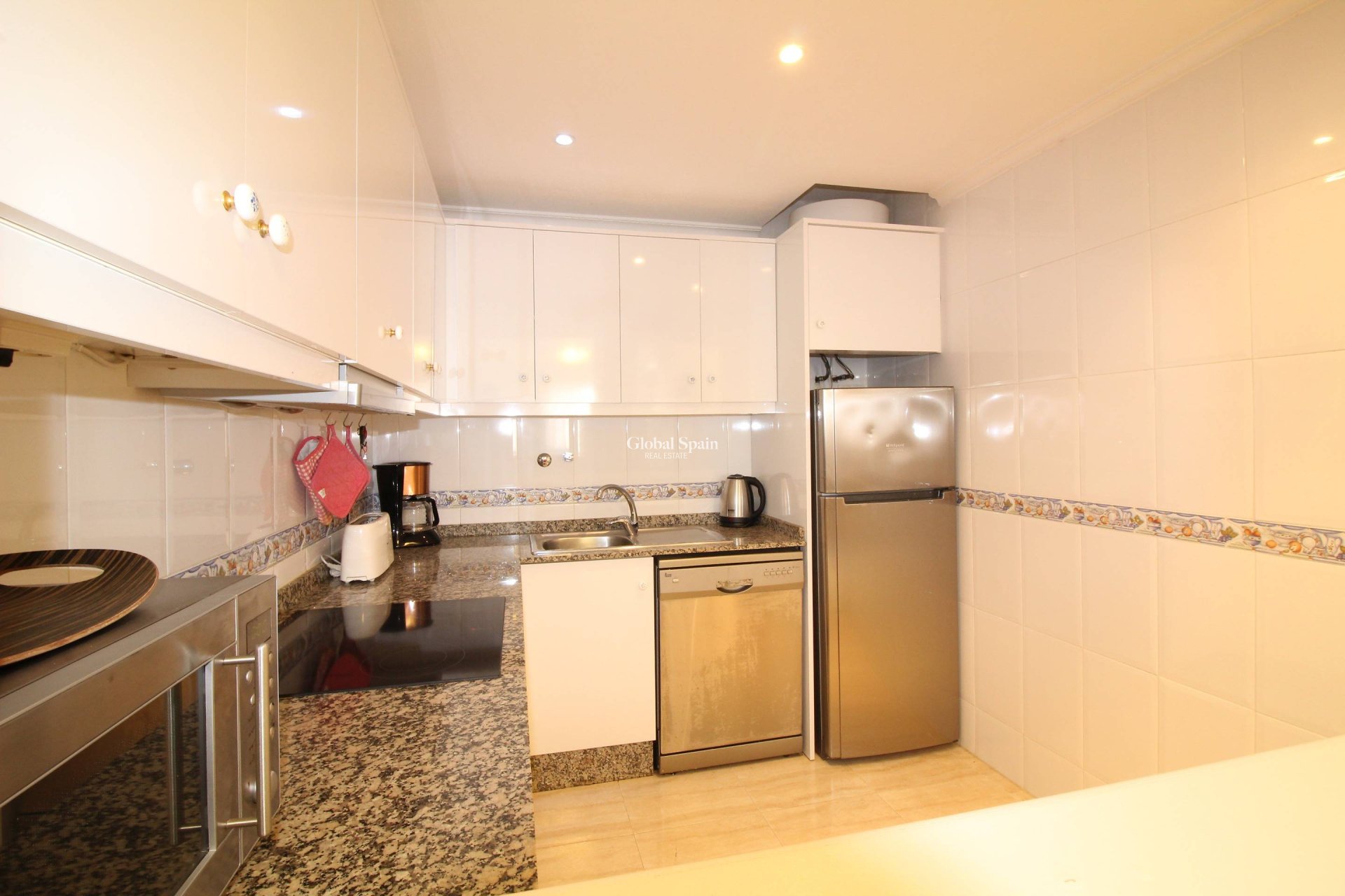 Revente - APPARTEMENT -
TORREVIEJA - Center