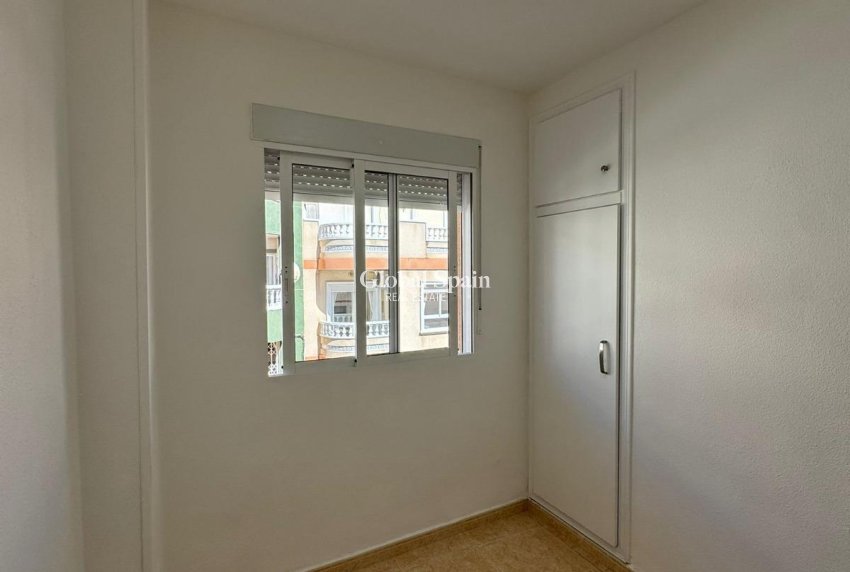 Revente - APPARTEMENT -
TORREVIEJA - Center