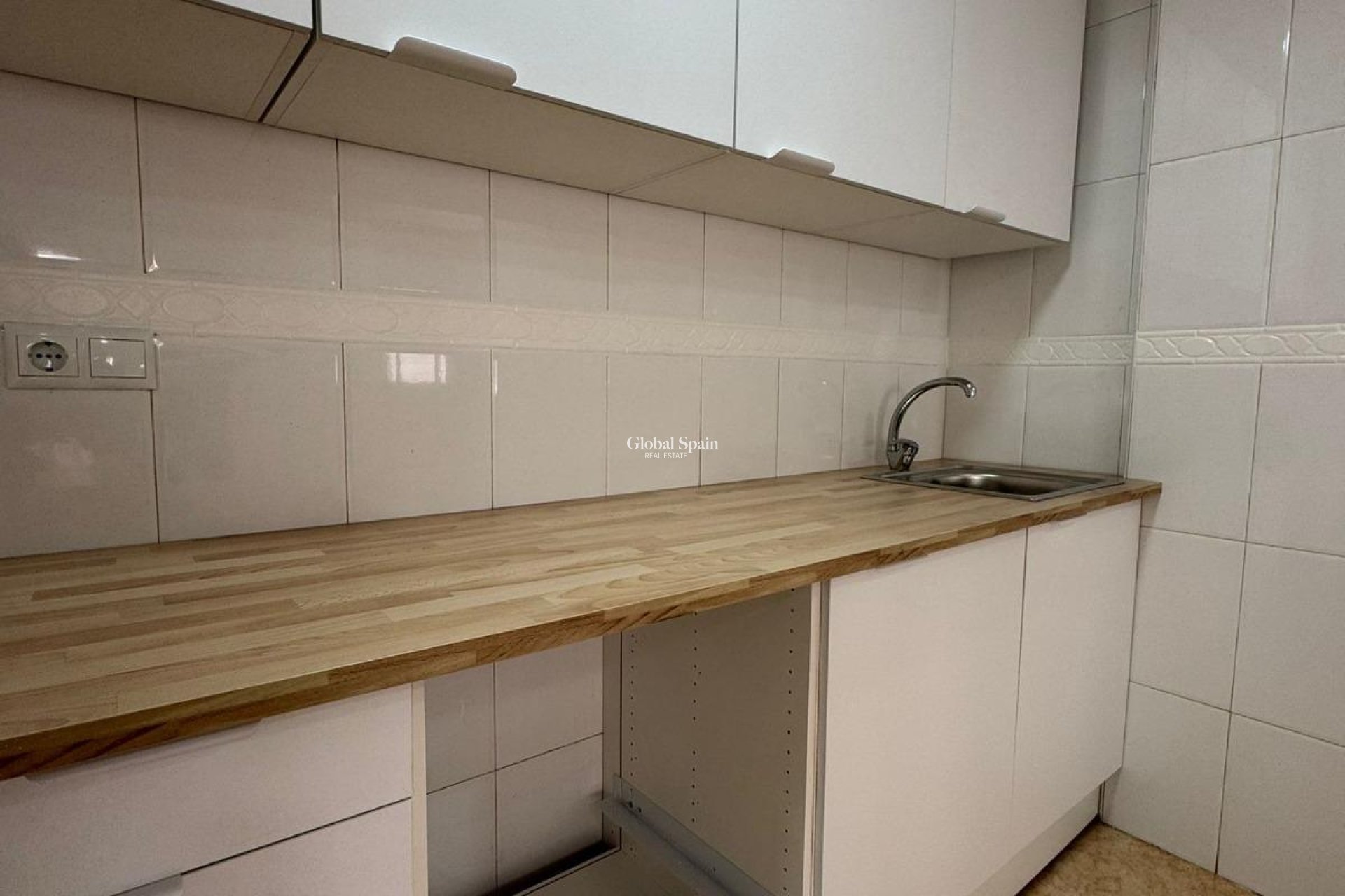 Revente - APPARTEMENT -
TORREVIEJA - Center