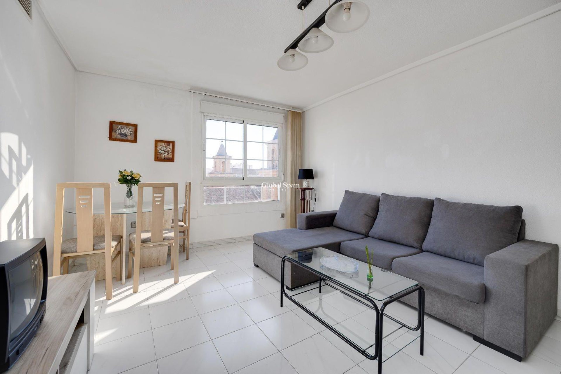 Revente - APPARTEMENT -
TORREVIEJA - Center