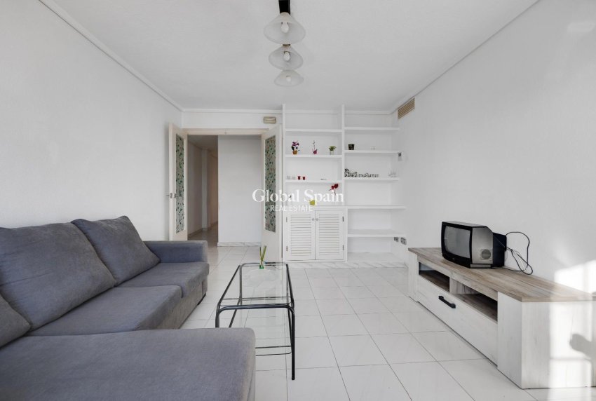 Revente - APPARTEMENT -
TORREVIEJA - Center